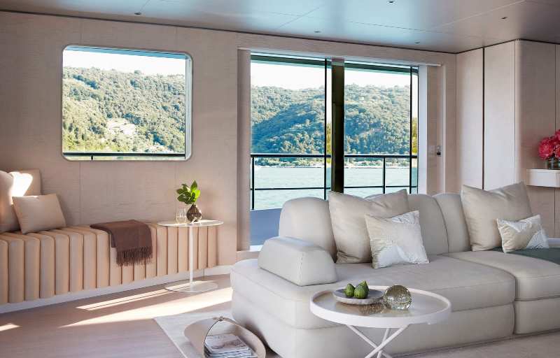 Rafael de Cárdenas, yacht design, white rug, modern design, leather sofa